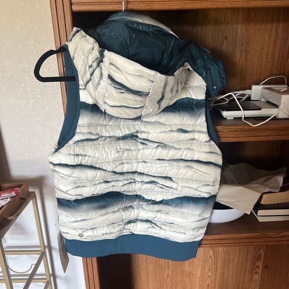 NWT LULULEMON GET UP GET DOWN VEST - Picture 5 of 6